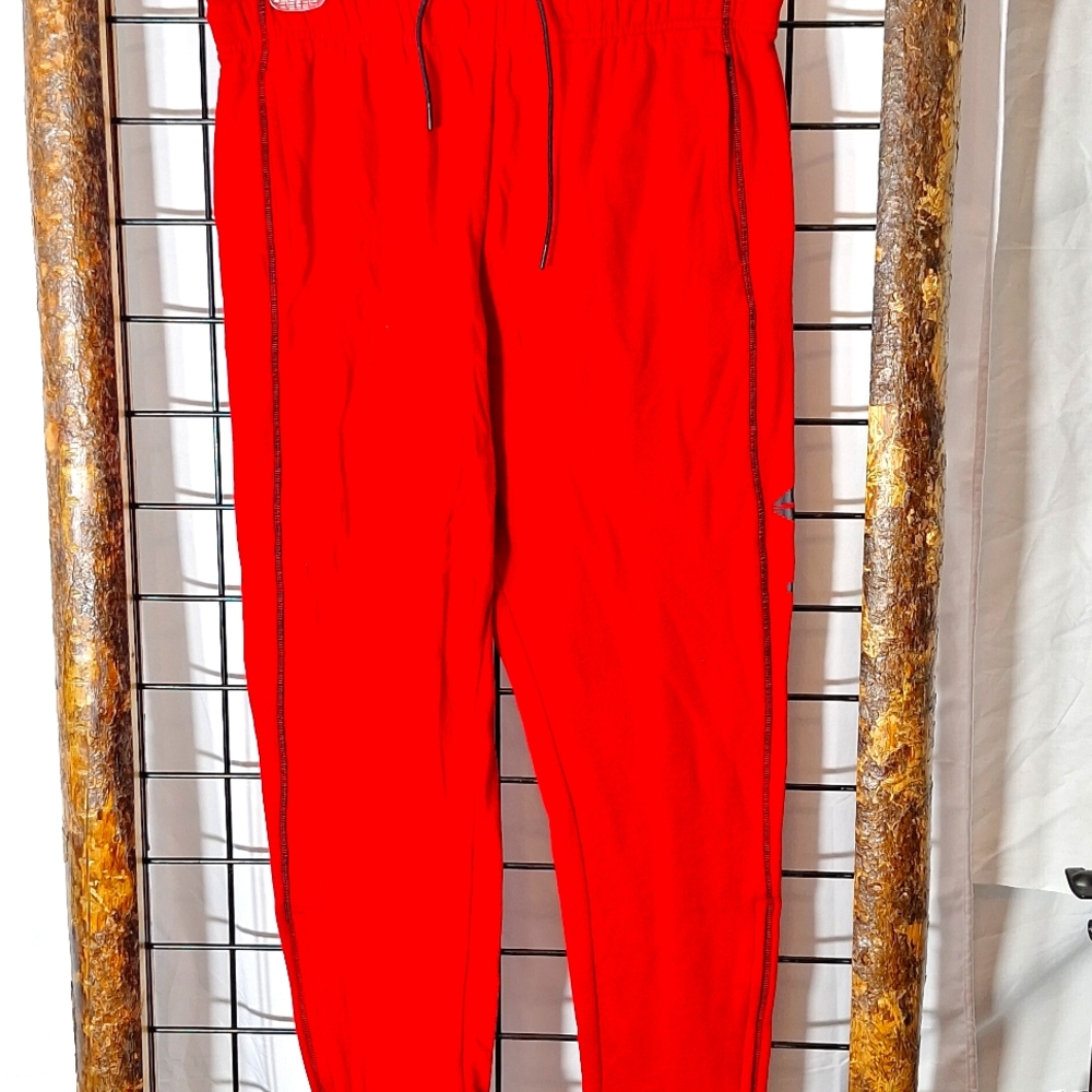 REEBOK SWEAT PANTS LARGE.